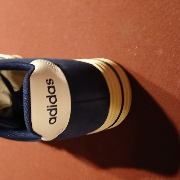 Adidas Brand New Suede Sneakers Blue And White Sz 10.5. - Picture 3 of 4